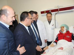 Bakanlar Terör Saldırısında Yaralananları Ziyaret Etti