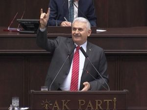 Başbakan Yıldırım Bozkurt İşareti Yaptı