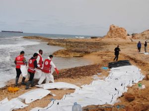 74 Göçmenin Cesedi Libya Sahillerine Vurdu