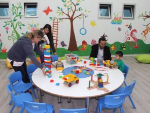 Çocuklar İçin Hastaneye Oyun Salonu Yapıldı