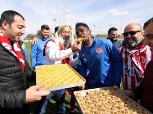 Antalyaspor’a ’Tatlı’ Sürpriz