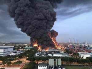 Singapur’da Atık Tesisinde Patlama