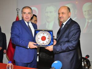 “Türkiye’de Parlamenter Sistemi Tıkayan Chp’dir”