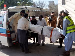 Pakistan’da Uçak Düştü: 2 Ölü