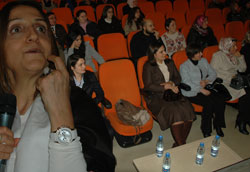 Türk Kadını ABD'li Hemcinslerine Fark Attı