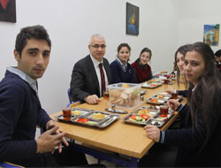 Vali Çakır Spor Lisesini Ziyaret Etti