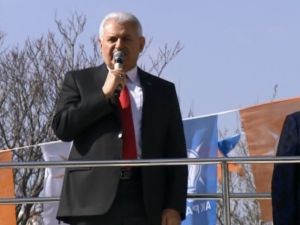 Salon Dışındaki Vatandaşlara Hitap Etti