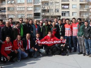 Akhisar İle Antalyaspor Taraftarlarından Örnek Davranış