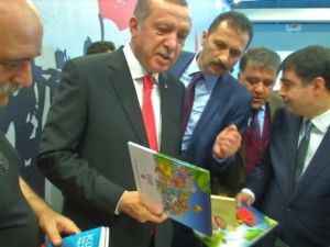 Erdoğan, Uluslararası Cnr Kitap Fuarı’nı Gezdi