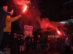 Beşiktaşlılar Sokağa Döküldü