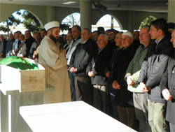 Mustafa Karaca Defnedildi