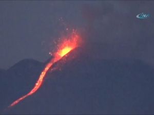 Etna Yanardağı Böyle Patladı