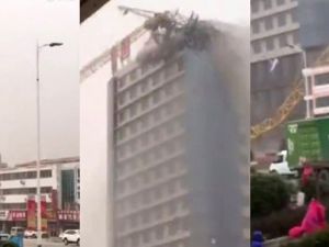 Dev Vinç Devrildi: 2 Ölü, 22 Yaralı
