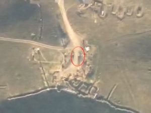 Azerbaycan Ermenistan’ın Askeri Aracını Vurdu