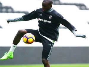 Demba Ba Ve Caner Takımla Çalıştı