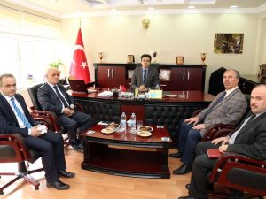 Vali Okay Memiş’ten Özel İdare’de Yatırım Değerlendirme Toplantısı