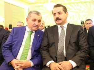 "Tankın Azameti Halkın Cesareti Karşısında Yerle Yeksan Oldu"