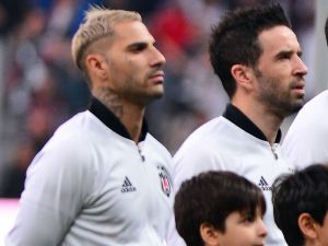 Beşiktaş’a 2 İsimden Kötü Haber