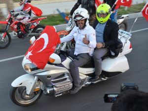 Bakan Çavuşoğlu İlçe Merkezine Motosikletle Geldi