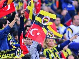 Fenerbahçe Tribünlerinde Kavga