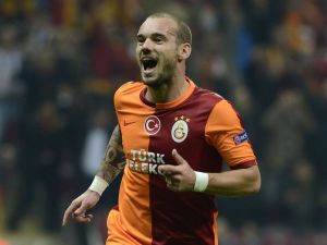 Sneijder Ve De Jong Trabzon’a Yetişecek