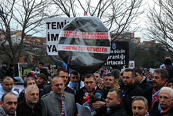 Trabzonsporlu taraftarlardan TFF'ye protesto