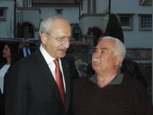 Kılıçdaroğlu’ndan Eski İl Başkanının Ailesine Başsağlığı Ziyareti