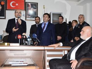 "Aslında Ana Muhalefet Lideri..."
