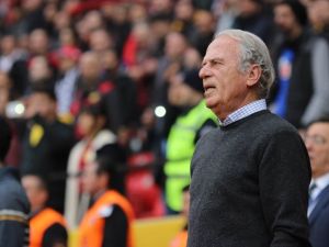 Takımını Giresunspor Maçına Islak Zeminde Hazırlıyor
