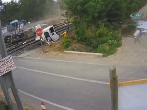 Tren Kamyonu Böyle Biçti
