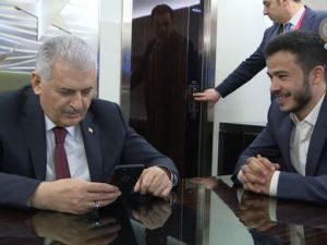 Başbakan Uçakta Kız İstedi