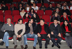 Mustafa Denizli ve Futbolcular Rize'de Tiyatroda