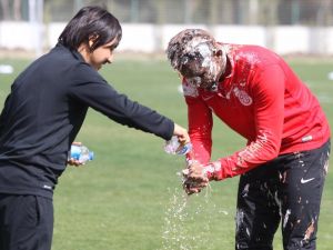 Eto’o’yu Kızdıran Doğum Günü Kutlaması