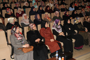 Rize'de "Kur'an ve Sünnet Örnekliğinde Kadın" Konferansı Düzenlendi