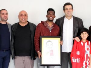 Eto’o’ya Karikatür Sürprizi