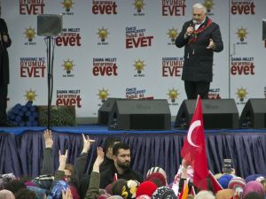 Başbakan Hollanda’ya Seslendi: Buradan Uyarıyorum !