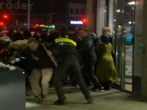 Hollanda Basını Hükümeti Gibi