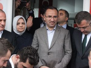 Bakan Bozdağ: Demokrasi Mezara Gömüldü