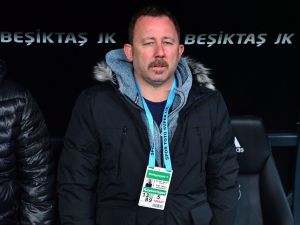 Sergen Yalçın Beşiktaş Taraftarına Serzenişte Bulundu
