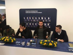 Fenerbahçe’nin Yıldızları İmza Verdi