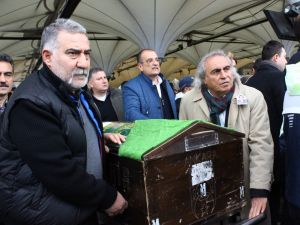 Hüseyin Avni Aker’in Kızına Veda