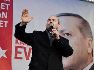 “Mevcut Sistem Babayla Oğlu Birbirine Düşürür”