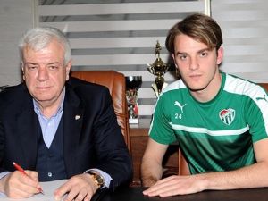 Bursaspor, Genç İsimle Sözleşme Uzattı