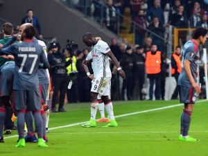 Aboubakar Bitiş Düdüğüyle Stadı Terk Etti