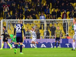 Fenerbahçe Kalesini Koruyamıyor