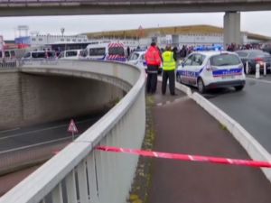 Paris’teki Havalimanı Saldırganı Fransız Çıktı