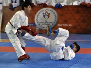 Okullararası Gençler Karate Müsabakaları Gümüşhane’de Başladı