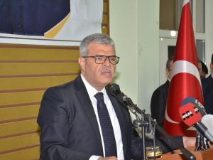 "Allah Aşkına Sen Bu Metni Okurken Ne İçiyordun?"
