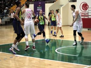 Fener’den Deplasmanda 30 Sayı Fark