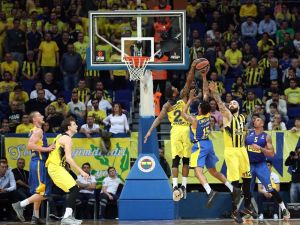 Fenerbahçe Son Topta Kaybetti